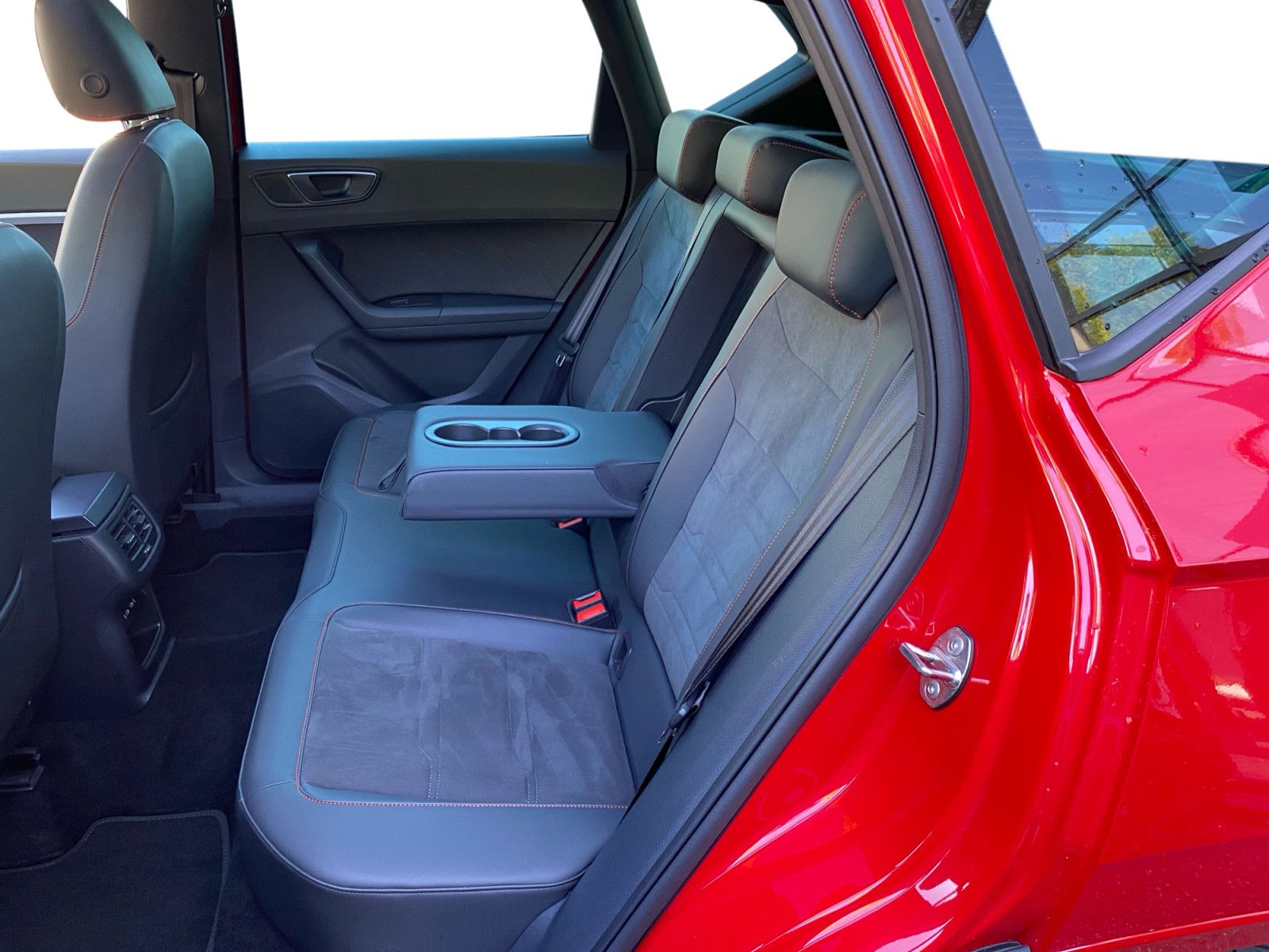Seat Ateca 2.0TDI DSG FR LED Navii Pano AHK CAM ACC