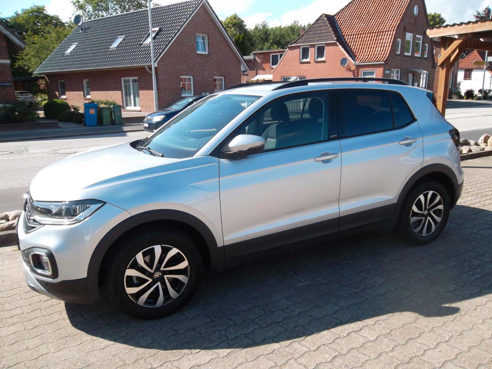 Volkswagen T-Cross 1.0 ACTIVE - Samsaru's Car Outlet