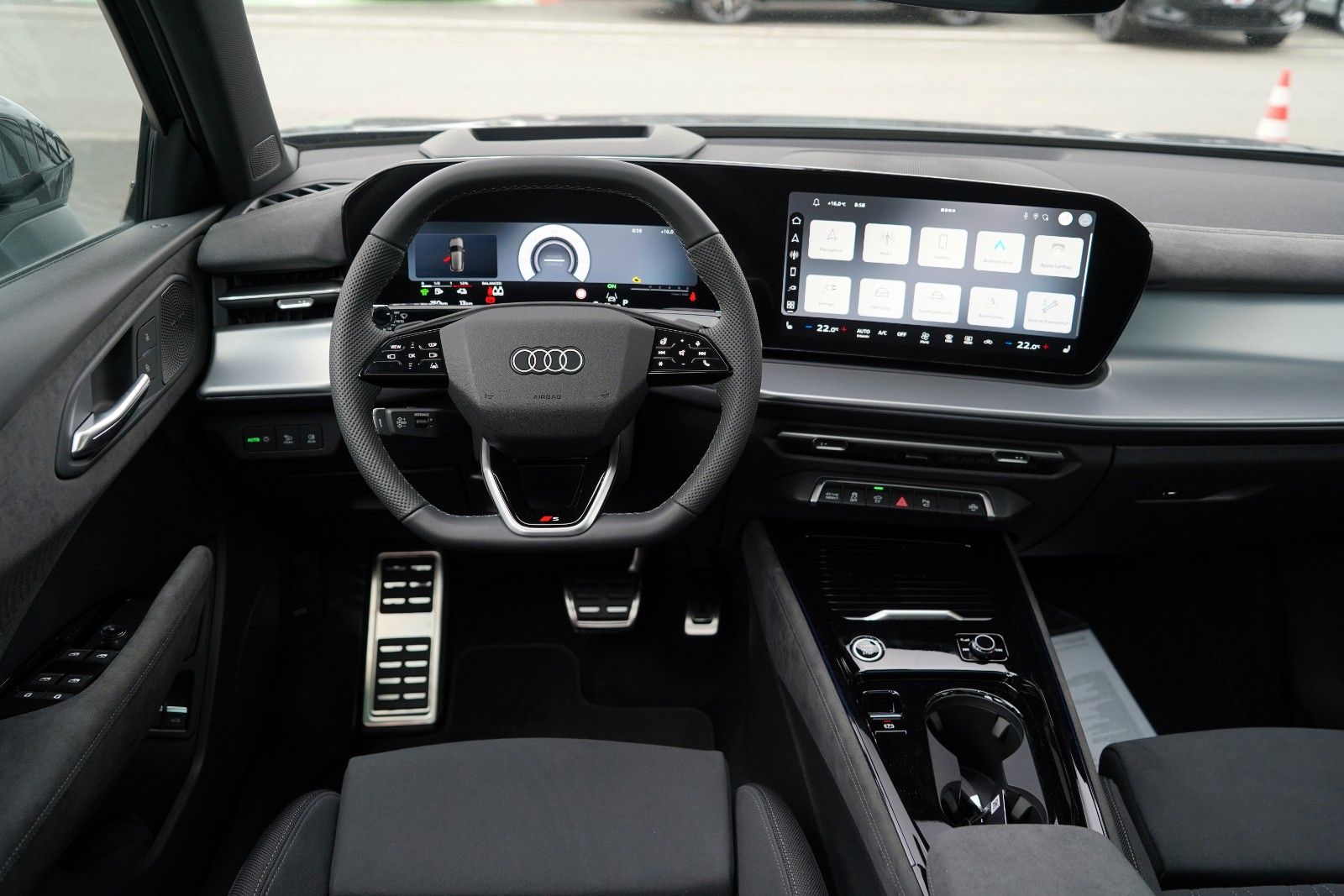 Audi Q3 SUV e-hybrid AHK S-LINE PANO TECH PRO MATRIX