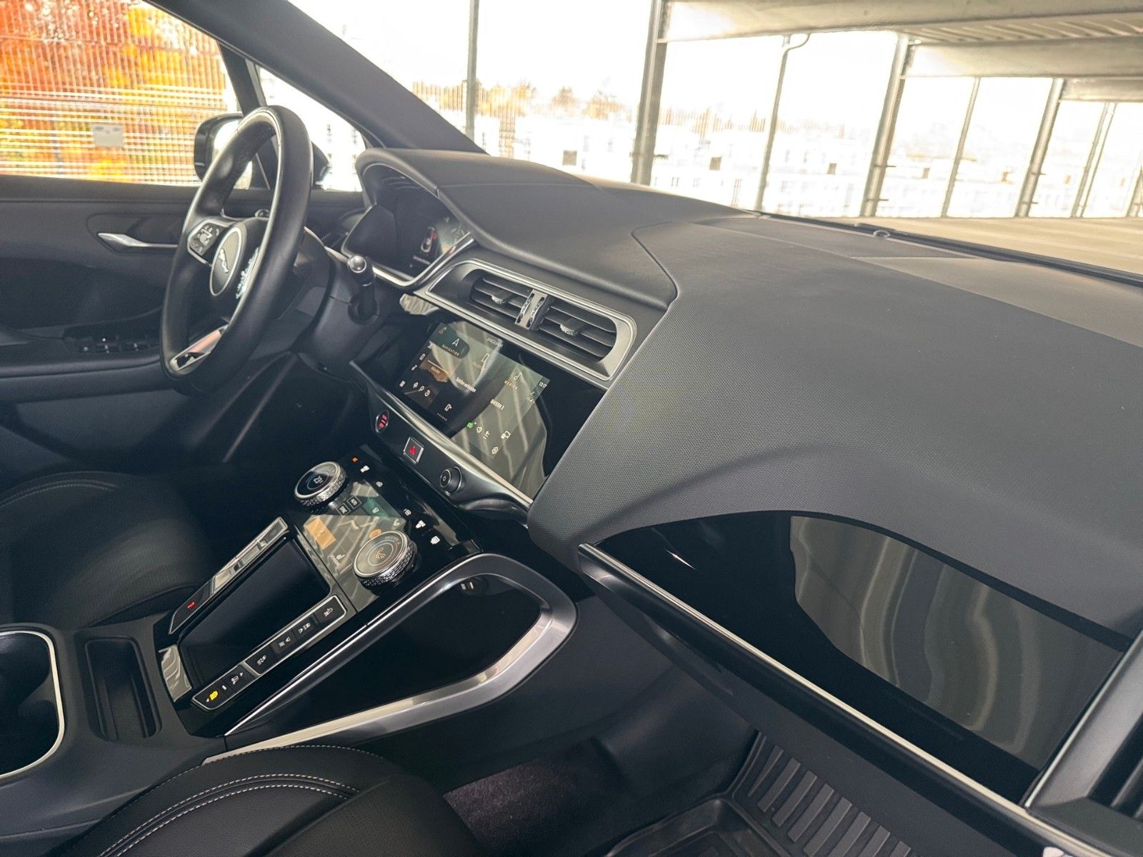 Jaguar I-Pace EV400 SE