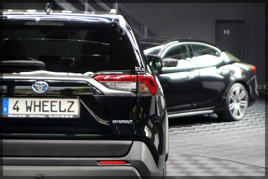 Toyota RAV 4 2.5 Hybrid Lounge AWD - Samsaru's Car Outlet