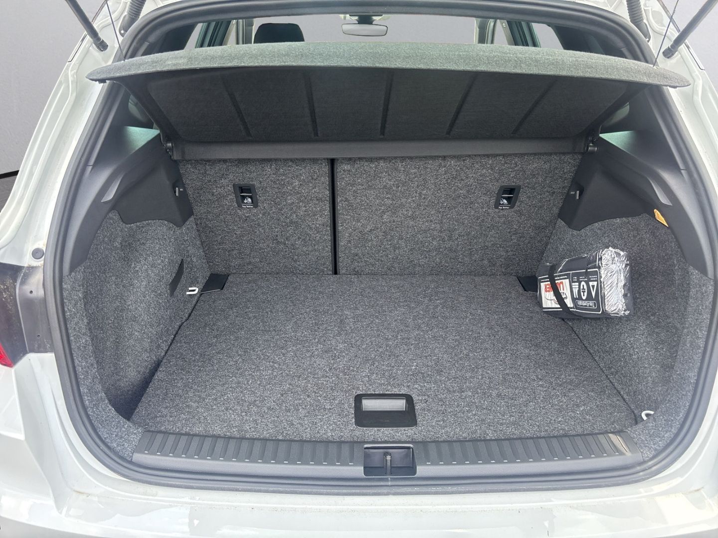 Seat Arona FR 1,5 TSI DSG *LED+NAVI+AHK+SHZ+PDC+KAM*