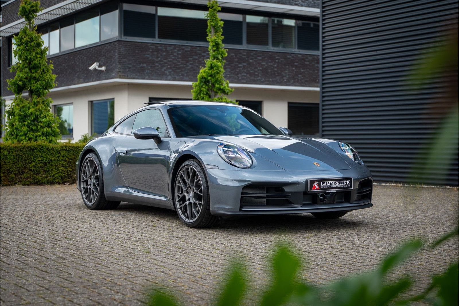 Porsche 992 3.0 Carrera - Samsaru's Car Outlet