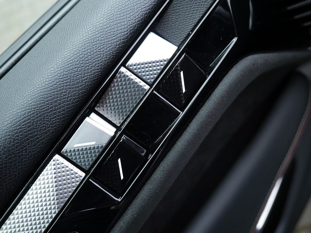 DS Automobiles DS 4 PureTech 130 Performance Line+ MATRIX-LED