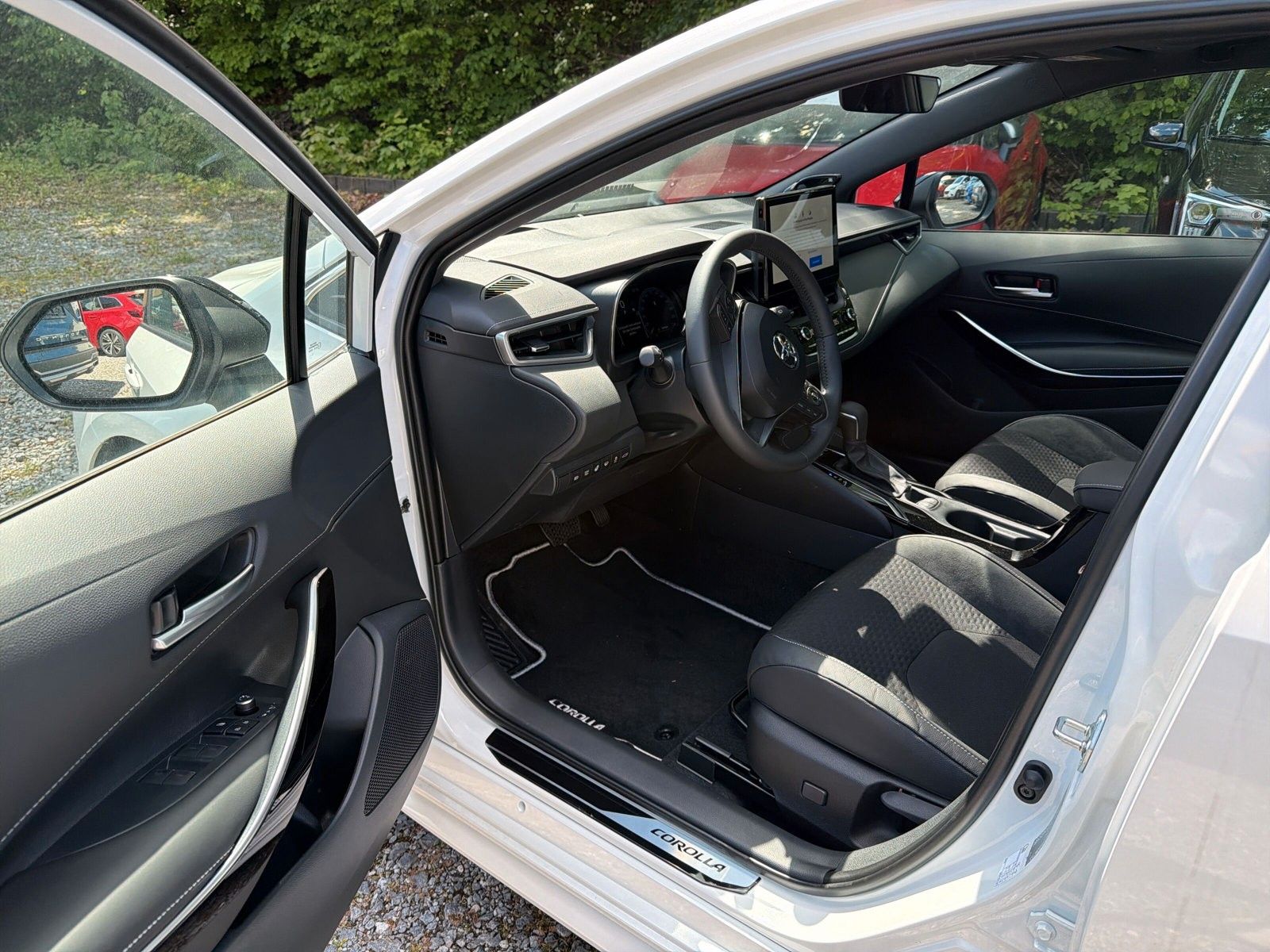 Toyota Corolla 2.0l Lounge | Schiebedach | HUD | Matrix