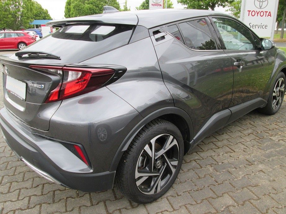 Toyota C-HR 2.0 Hybrid Team-D - Samsaru's Car Outlet