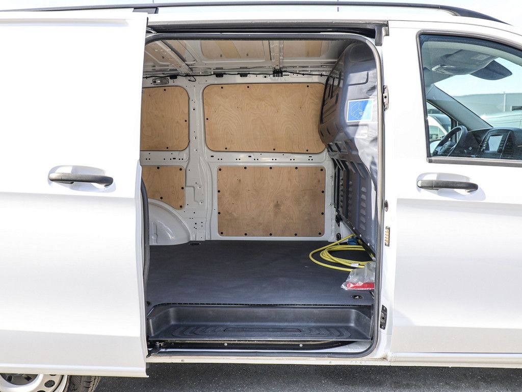 Mercedes-Benz Vito eVito 111 KA Lang - Samsaru's Car Outlet