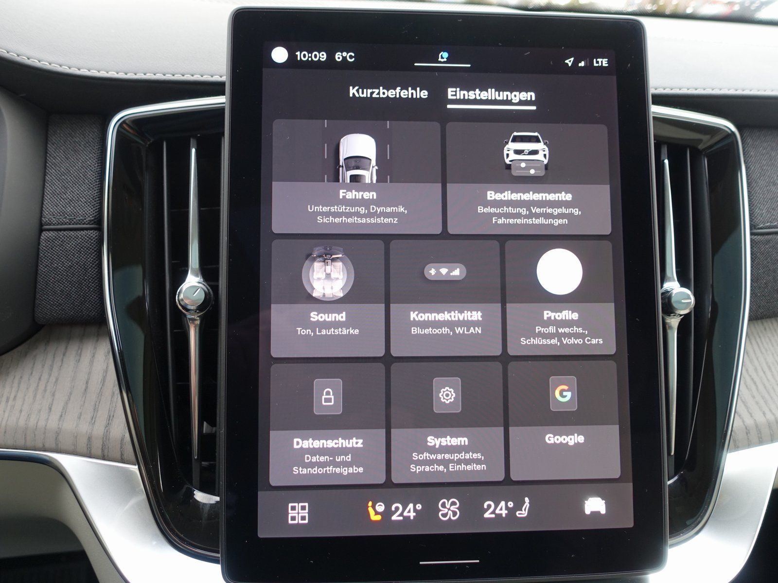 Volvo XC90 Ultra T8 AWD/B&W/FourC/AHK/Pano/360°/HeadUP