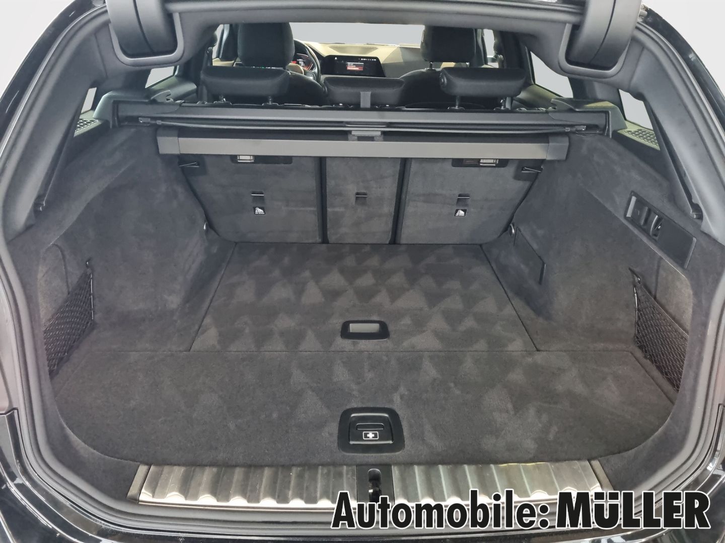 BMW 330 i xDrive Touring - Samsaru's Car Outlet