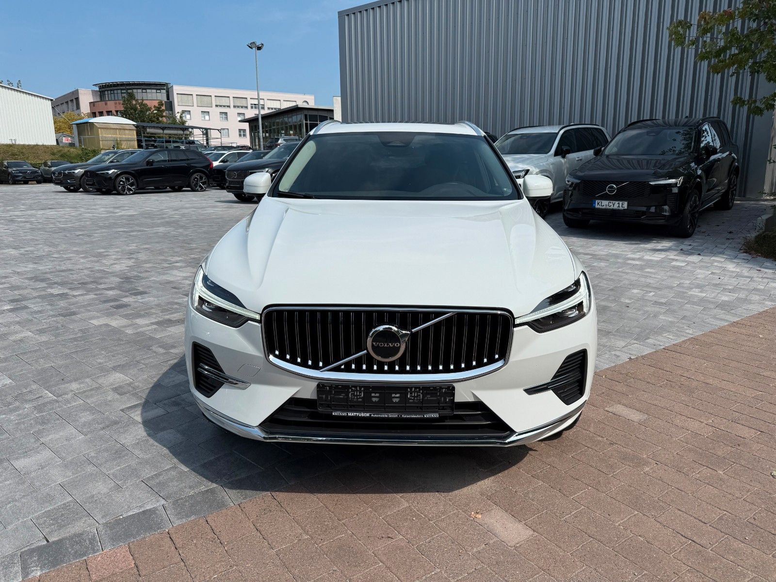 Volvo XC60 T6 AWD+INSCRIPTION+AHK+20"+PANO