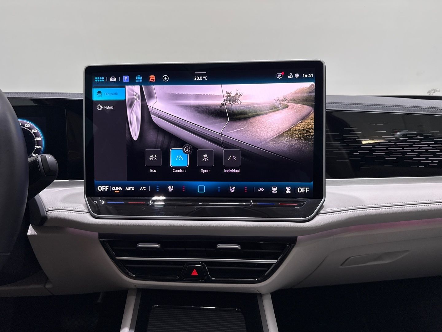 Volkswagen Passat Variant 1.5 eTSI eHybrid ELEGANCE MATRIX