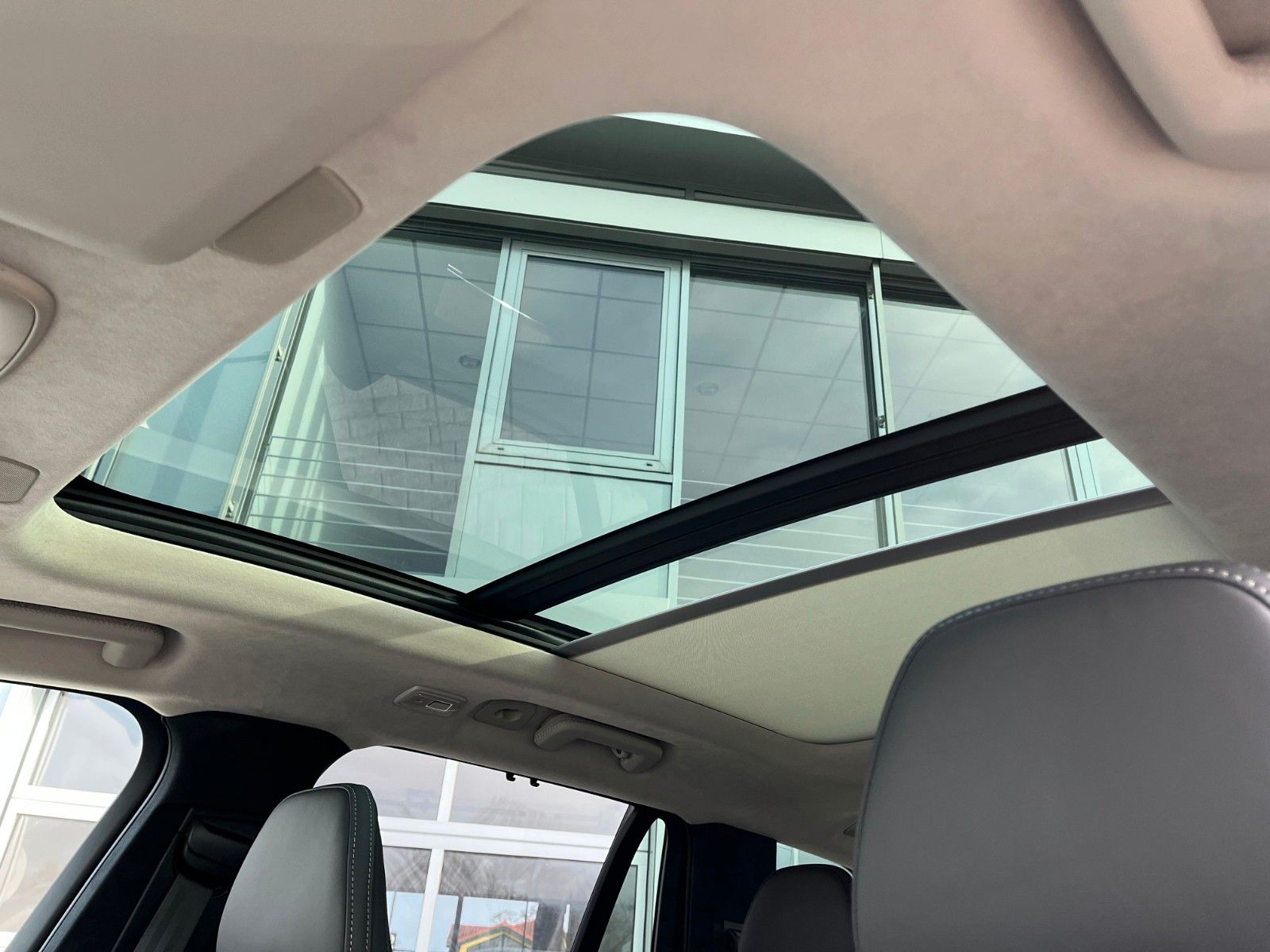 Volvo XC90 T8 AWD Geartr. ULTRA DARK - sofort lief. -