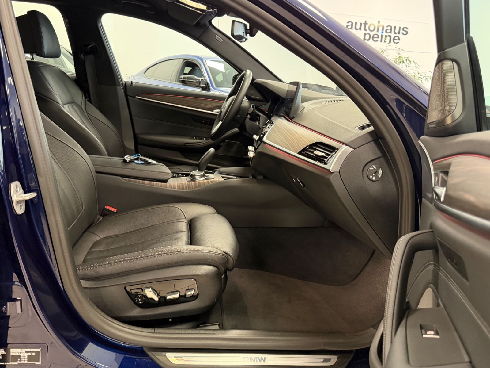 BMW 530dxD/HUD/Laser/P+DrivAsPro/360°/St&Go/StandHz