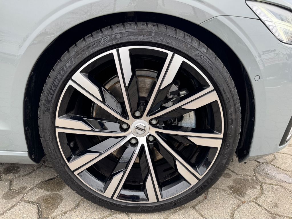 Volvo S60 B5 B AWD Ultimate Dark+360+Pano+Standheiz+