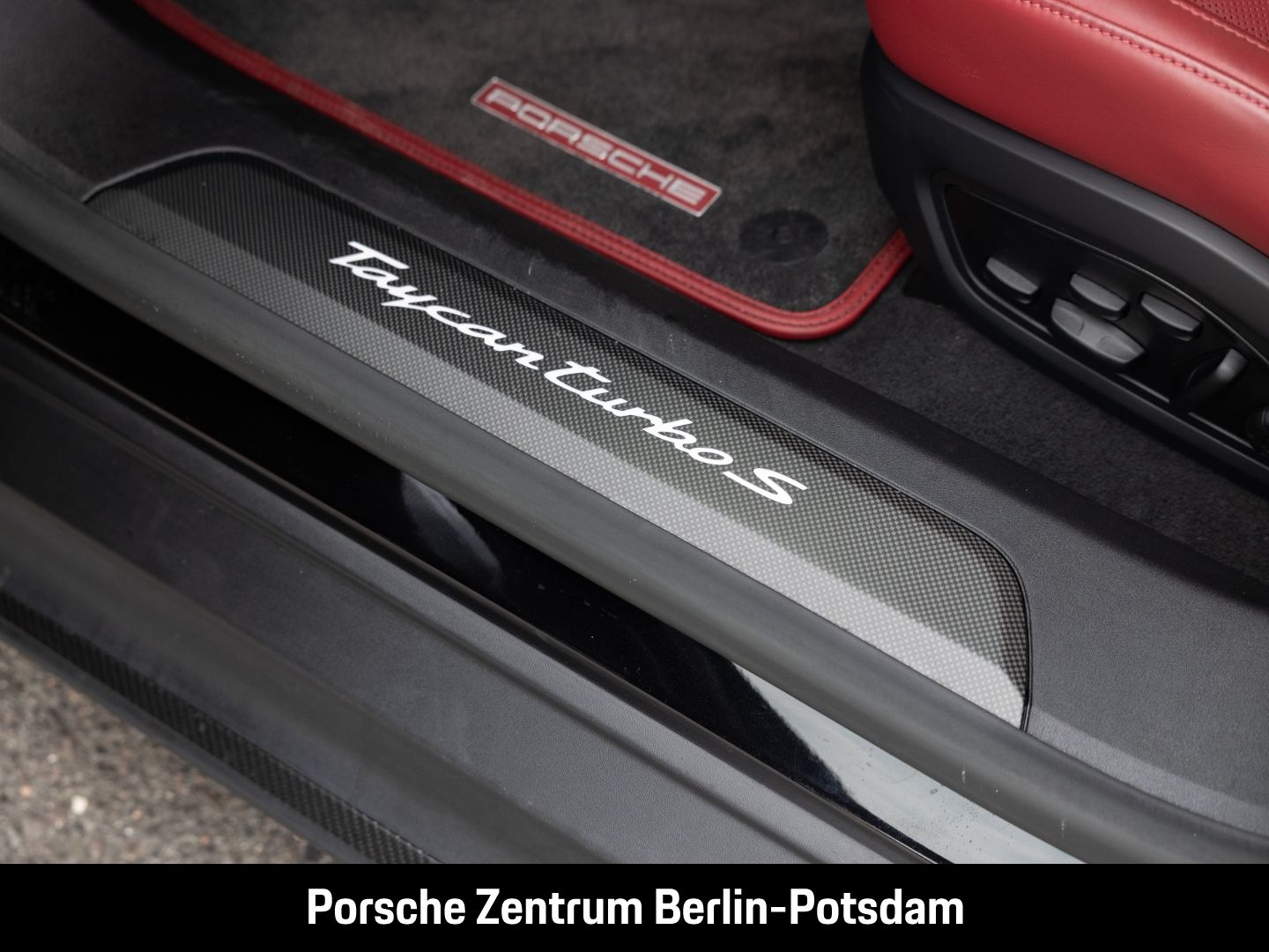 Porsche Taycan Turbo S Sport Turismo Burmester LED