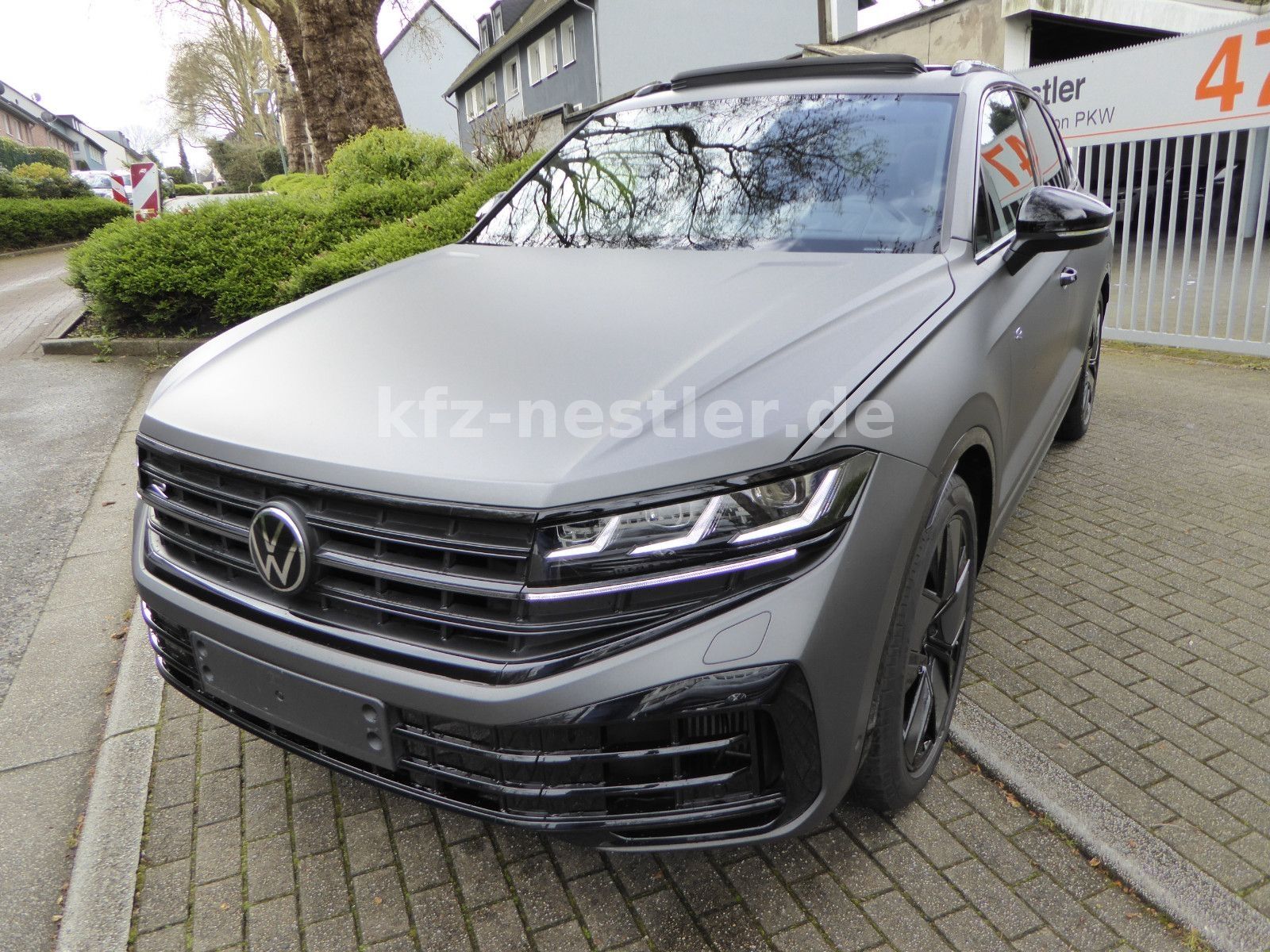 Volkswagen Touareg R eHybrid Face/Pano/AHK/HUD/21"/ACC/Matt