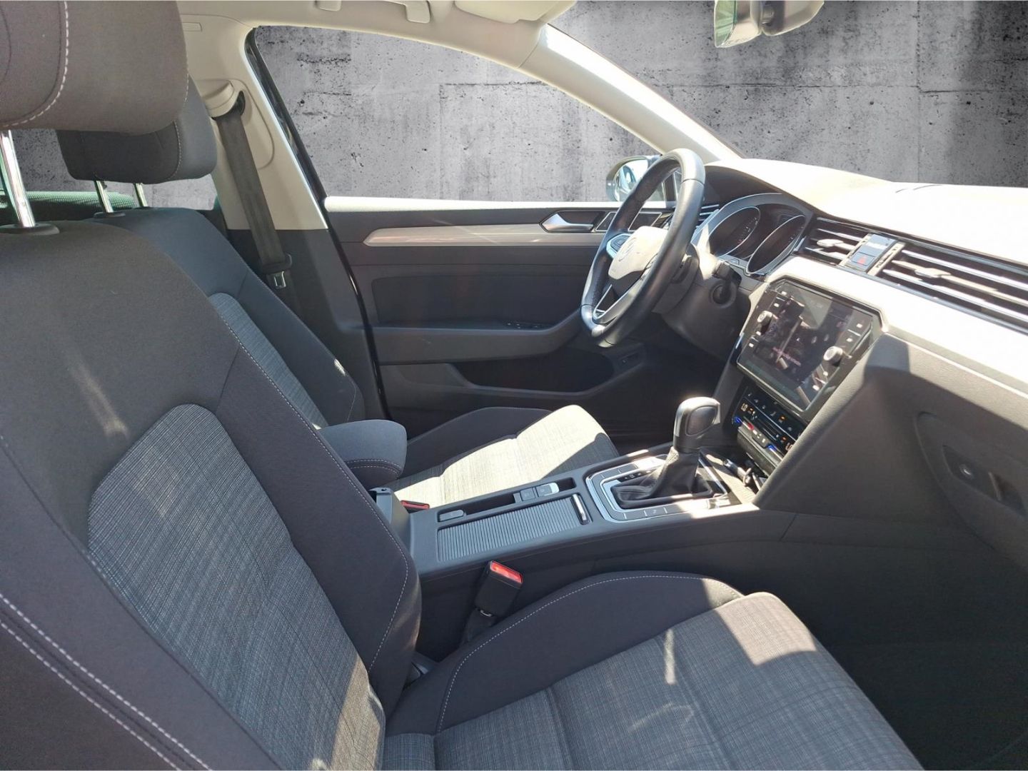 Volkswagen Passat 2.0 TSI BMT Business - Samsaru's Car Outlet