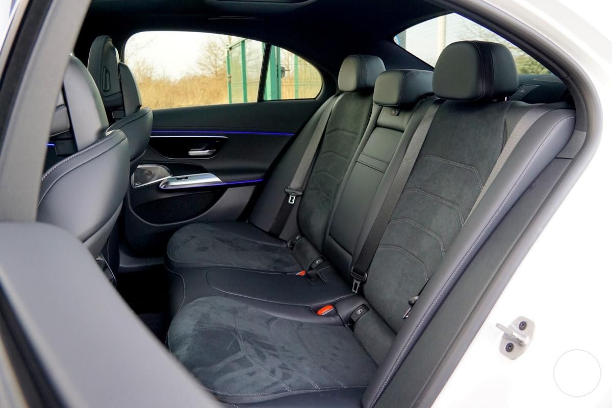 Mercedes-Benz E 220 d Lim. 4Matic AMG Line - Samsaru's Car Outlet