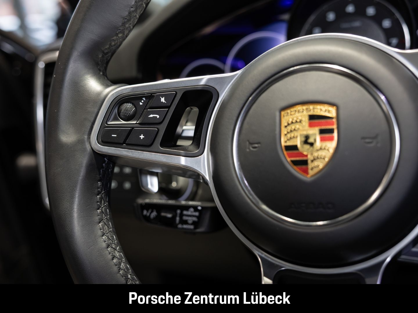 Porsche Cayenne S Coupe Hinterachslenkung Head-Up