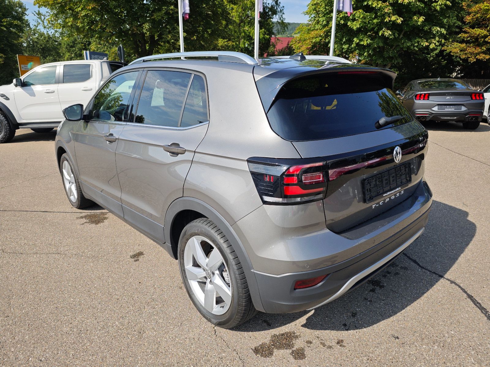 Volkswagen T-Cross Highline - Samsaru's Car Outlet