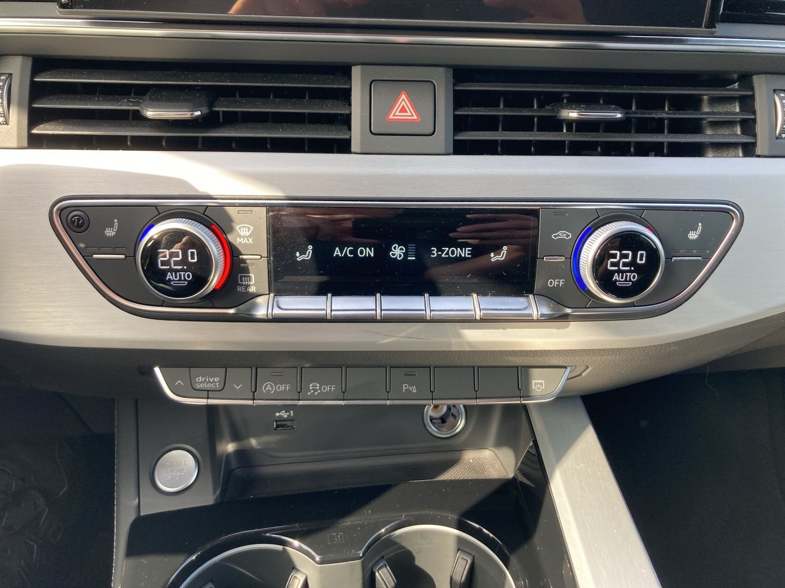 Audi A4 Avant 40 TFSI Q 2x S LINE MATRIX AHK LM19 VIR