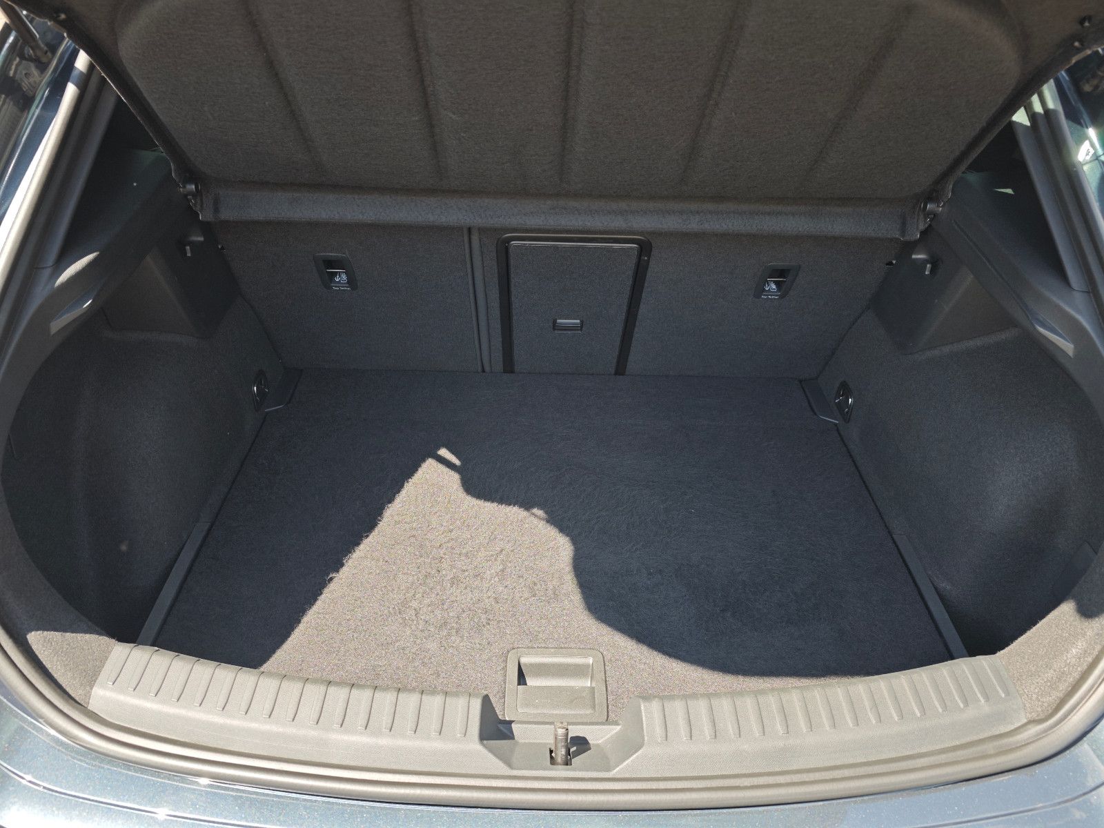 Cupra Leon VZ 300PS DSG - Samsaru's Car Outlet