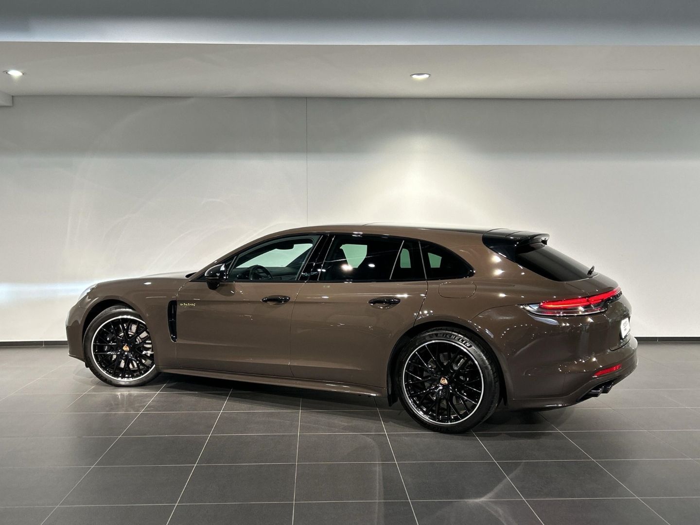 Porsche Panamera 4S E-Hybrid Sport Turismo Luftfederung