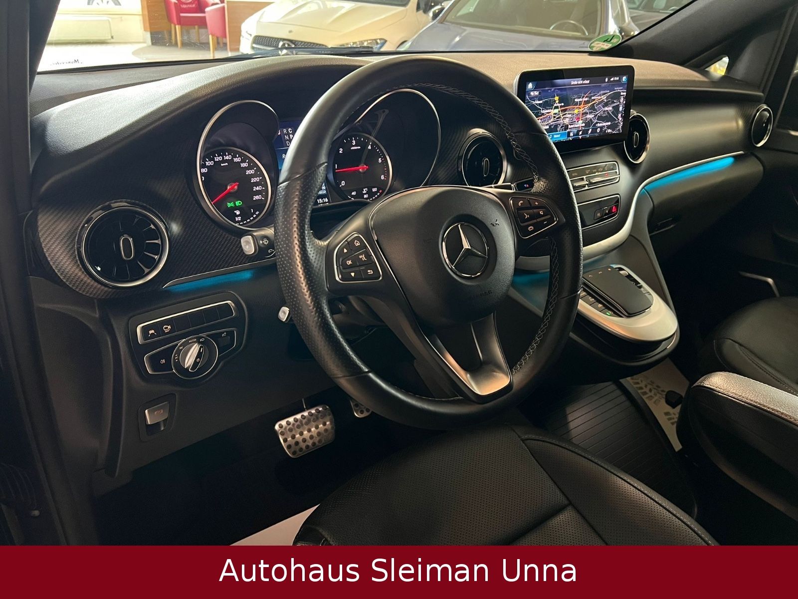 Mercedes-Benz V 300 d AMG-Line - Samsaru's Car Outlet