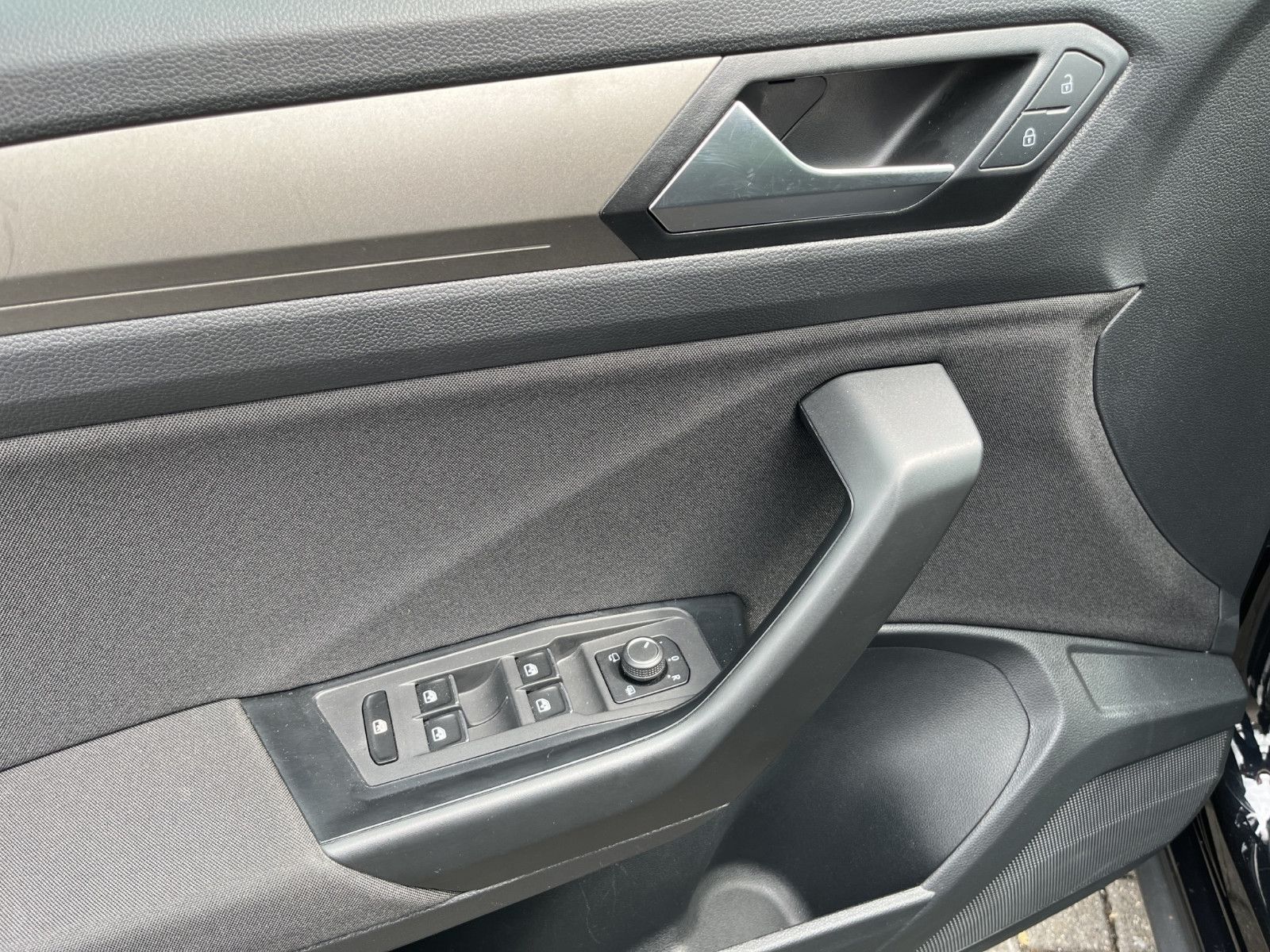 Volkswagen T-Roc Style 2.0 TDI - Samsaru's Car Outlet