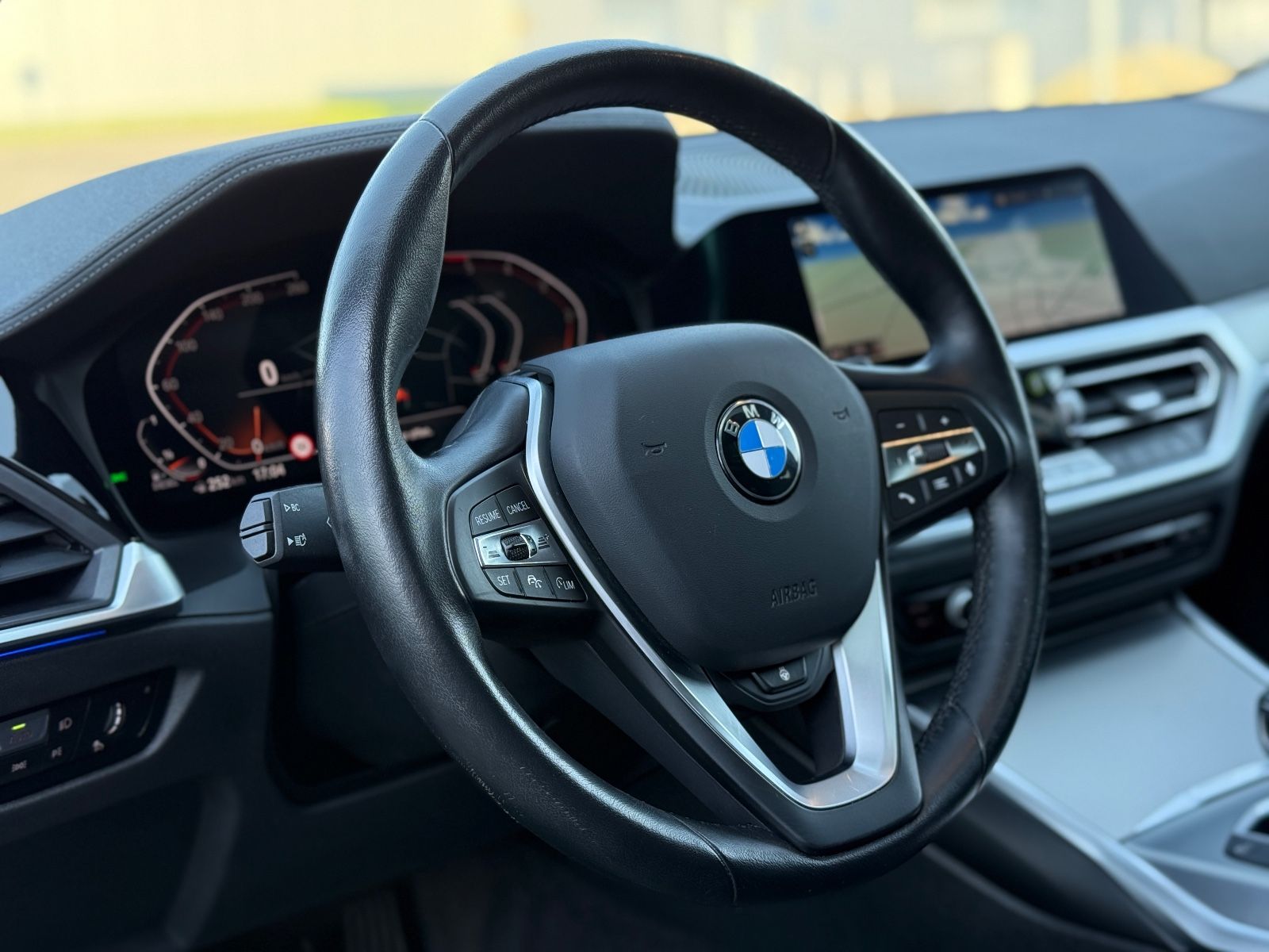 BMW 320 d xDrive LUXURY - Samsaru's Car Outlet