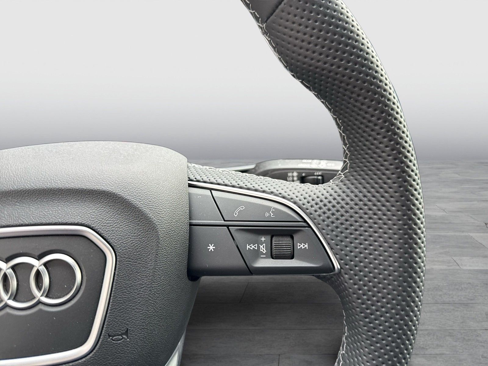 Audi Q3 40 quattro S LINE STANDHZ. AHK 360°CAM LM20