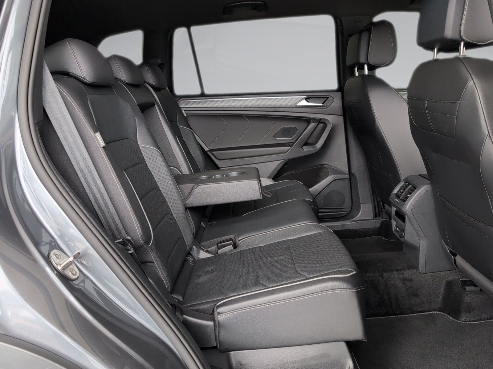 Volkswagen Tiguan Allspace R-LINE AHK-schw LEDER 20" 360°