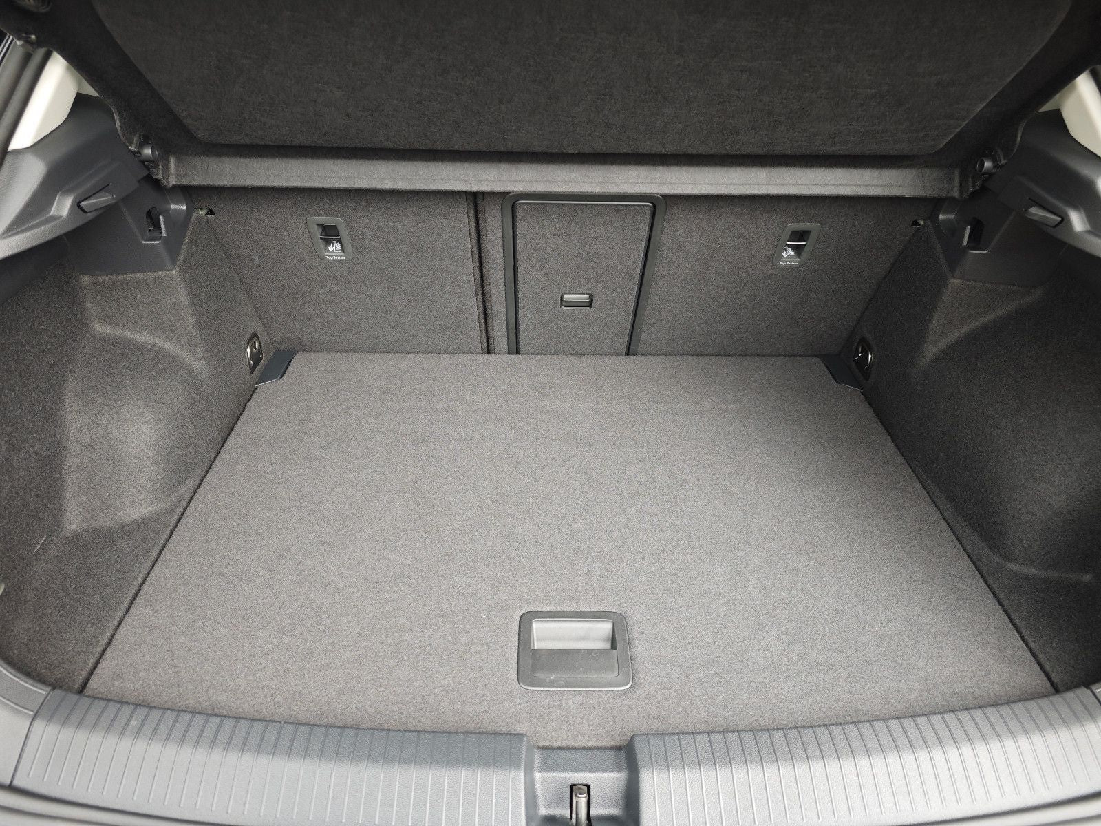 Volkswagen T-Roc Style 150PS DSG - Samsaru's Car Outlet
