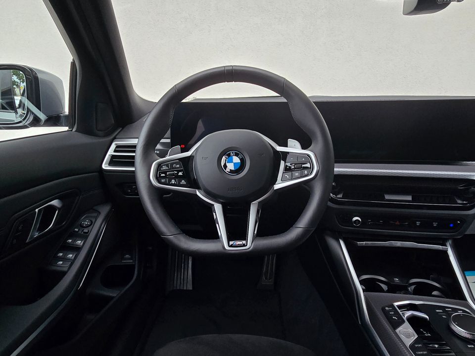 BMW 320d xDrive Touring M Sportpaket*ab 3,99% eff.*