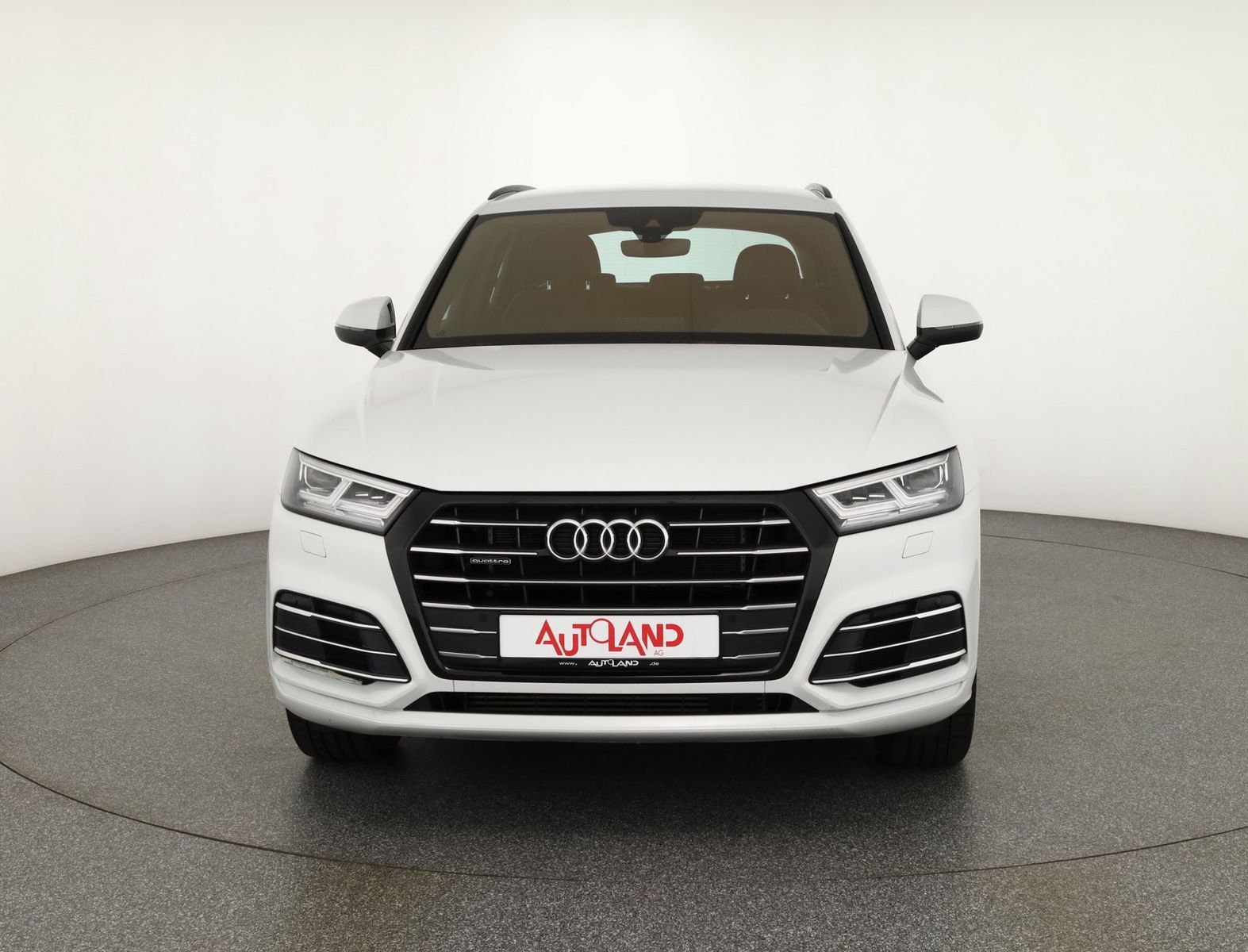 Audi Q5 55 TFSIe 2x S-Line quattro - Samsaru's Car Outlet