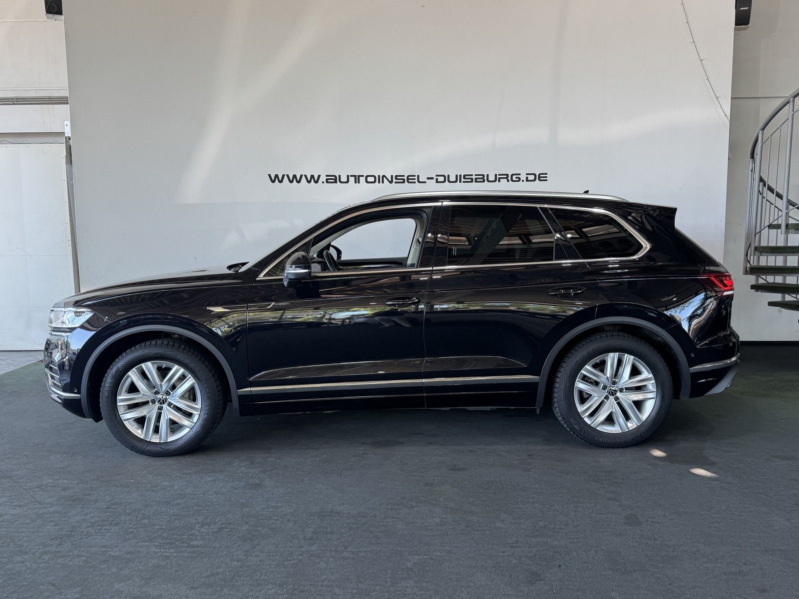 Volkswagen Touareg Atmosphere 4Motion - Samsaru's Car Outlet