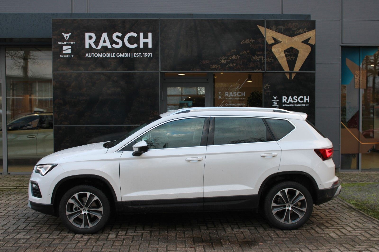 Seat Ateca Style 1.5 TSI DSG+360°+KESSY+ACC+AHK+NAVI+