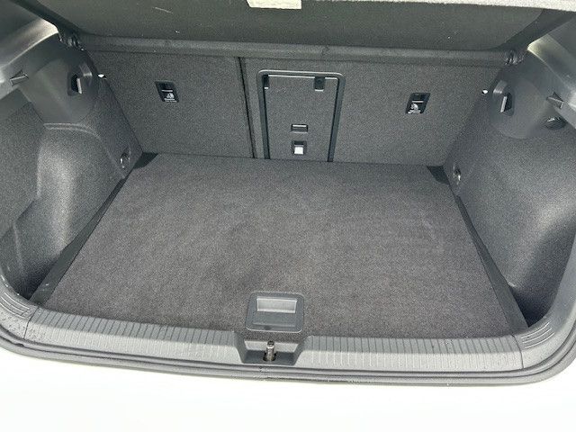 Volkswagen Golf VIII GTI Clubsport BLACK - Samsaru's Car Outlet