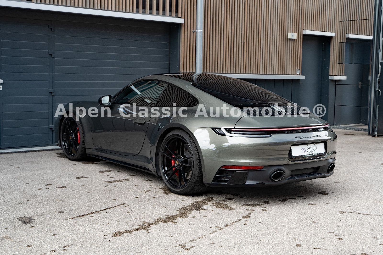 Porsche 992 Carrera 4 GTS Sport Chrono, Burmest