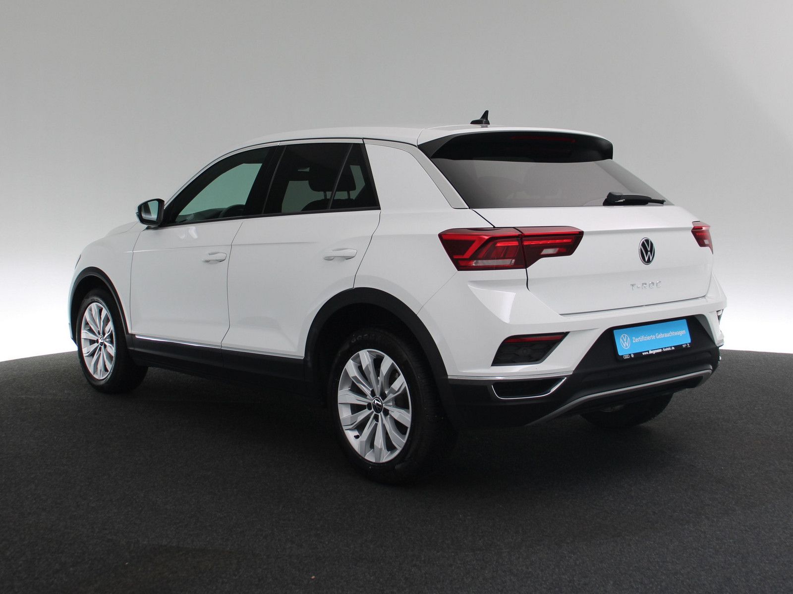 Volkswagen T-Roc 1.5 TSI Sport - Samsaru's Car Outlet