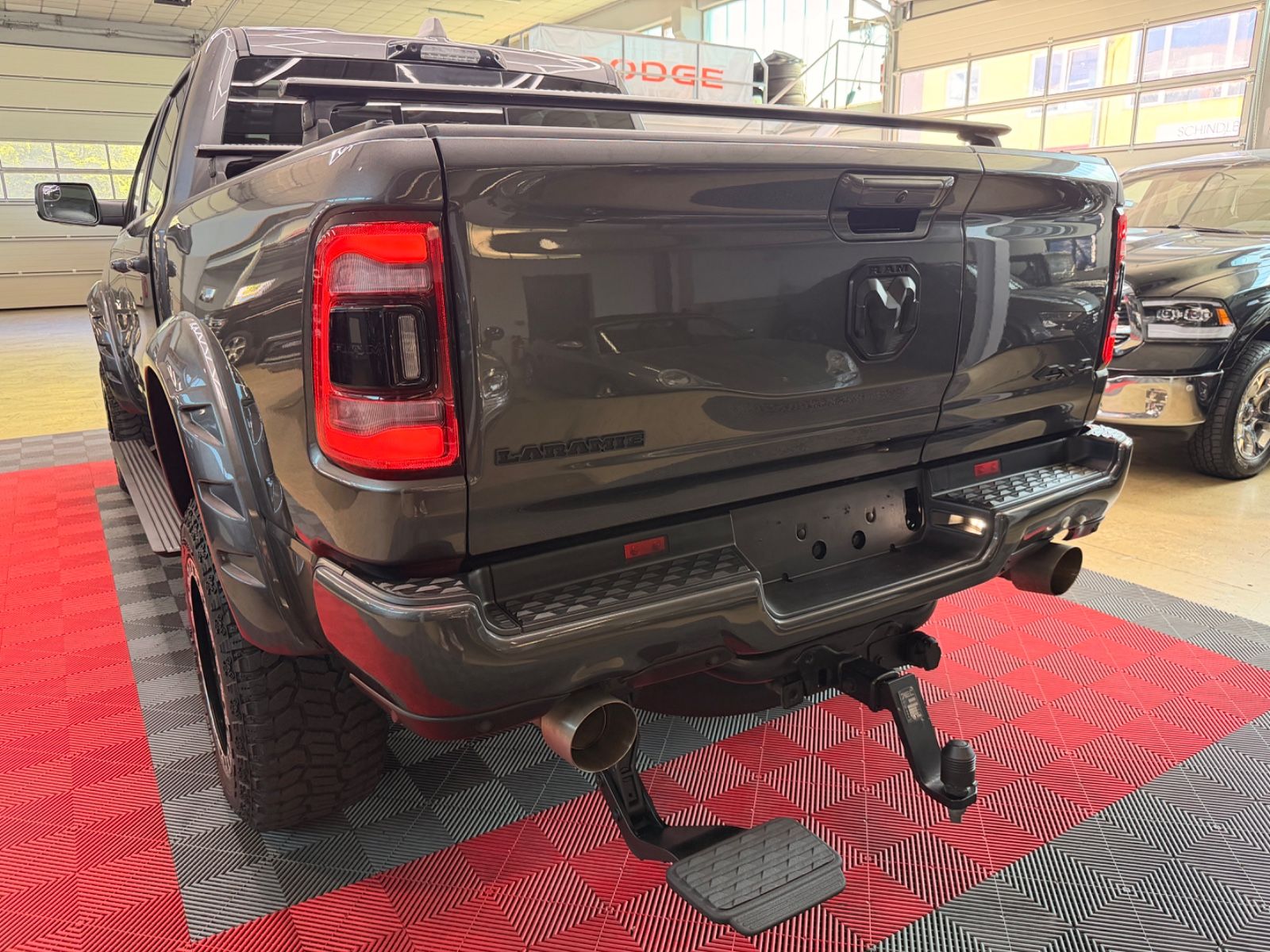 Dodge RAM 1500 5.7 4X4 LARAMIE PANO LPG MonsterTruck