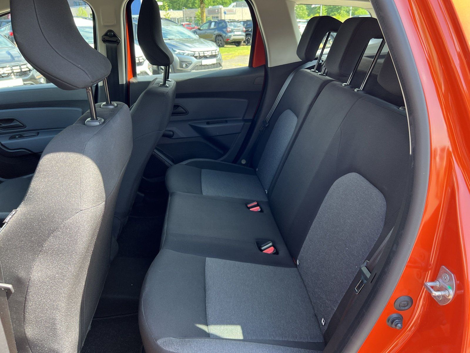 Dacia Duster TCe 100 ECO-G Essential - Samsaru's Car Outlet