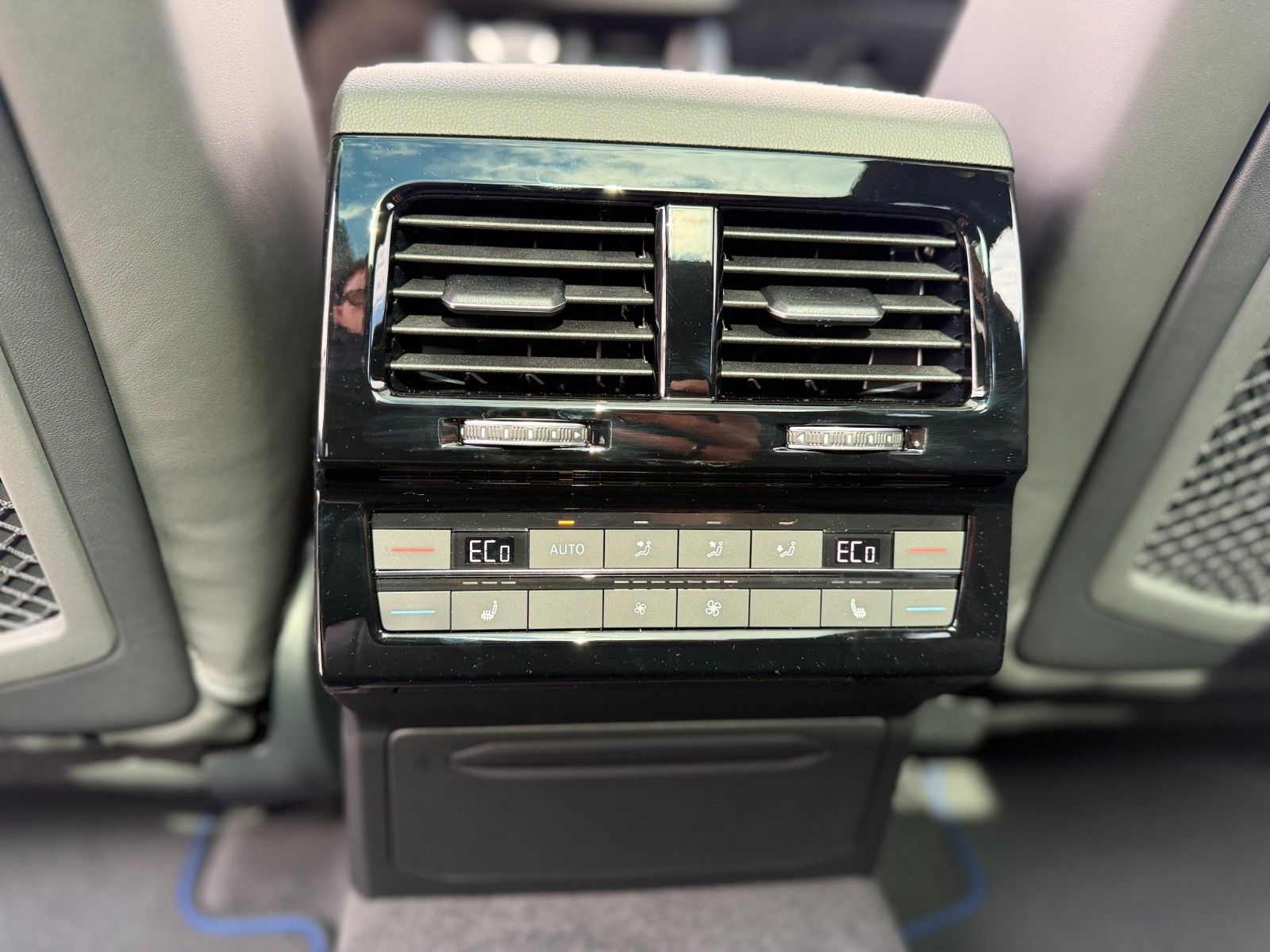 Volkswagen Touareg R eHYBRID+FINAL EDITION+AHK+PANO