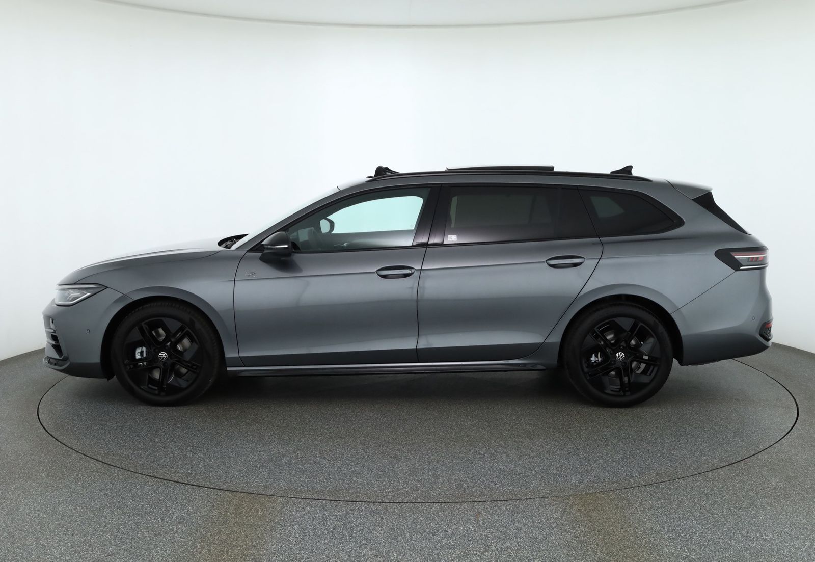 Volkswagen Passat Variant R-Line BlackStyle 2.0 TSI 4M DSG