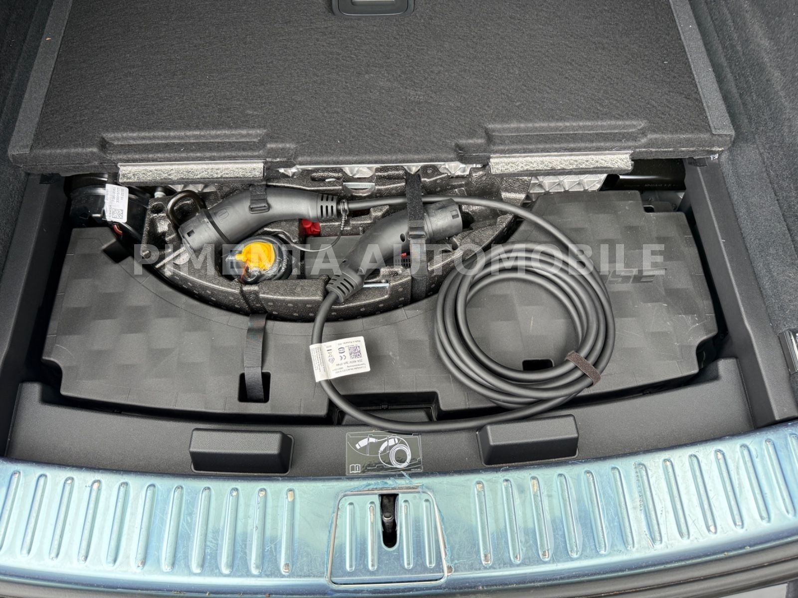 Porsche Cayenne E-Hybrid BLACK 22" APPROVED AHK LUFT PAN