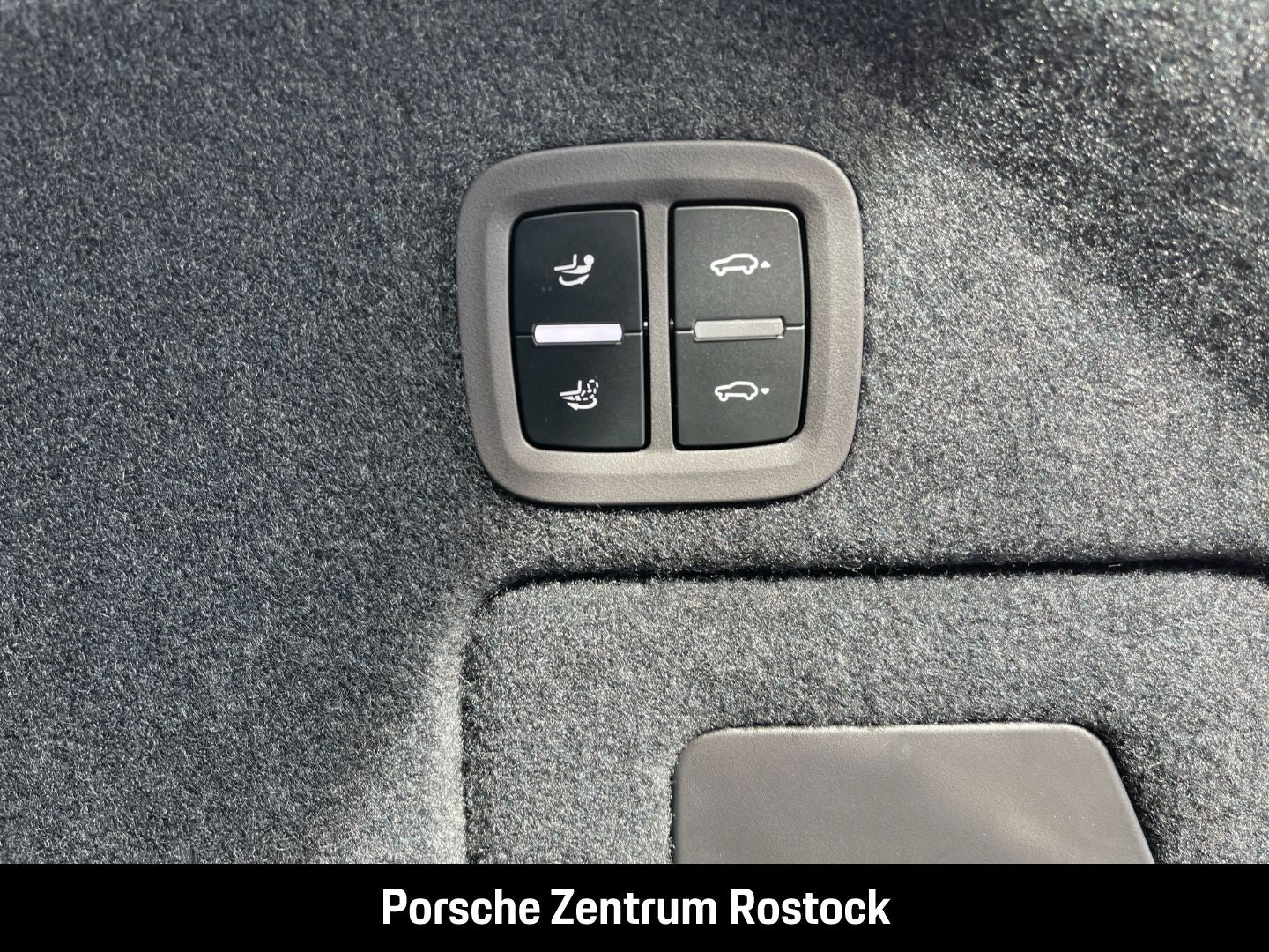 Porsche Cayenne E-Hybrid Coupe Panorama Surround-View