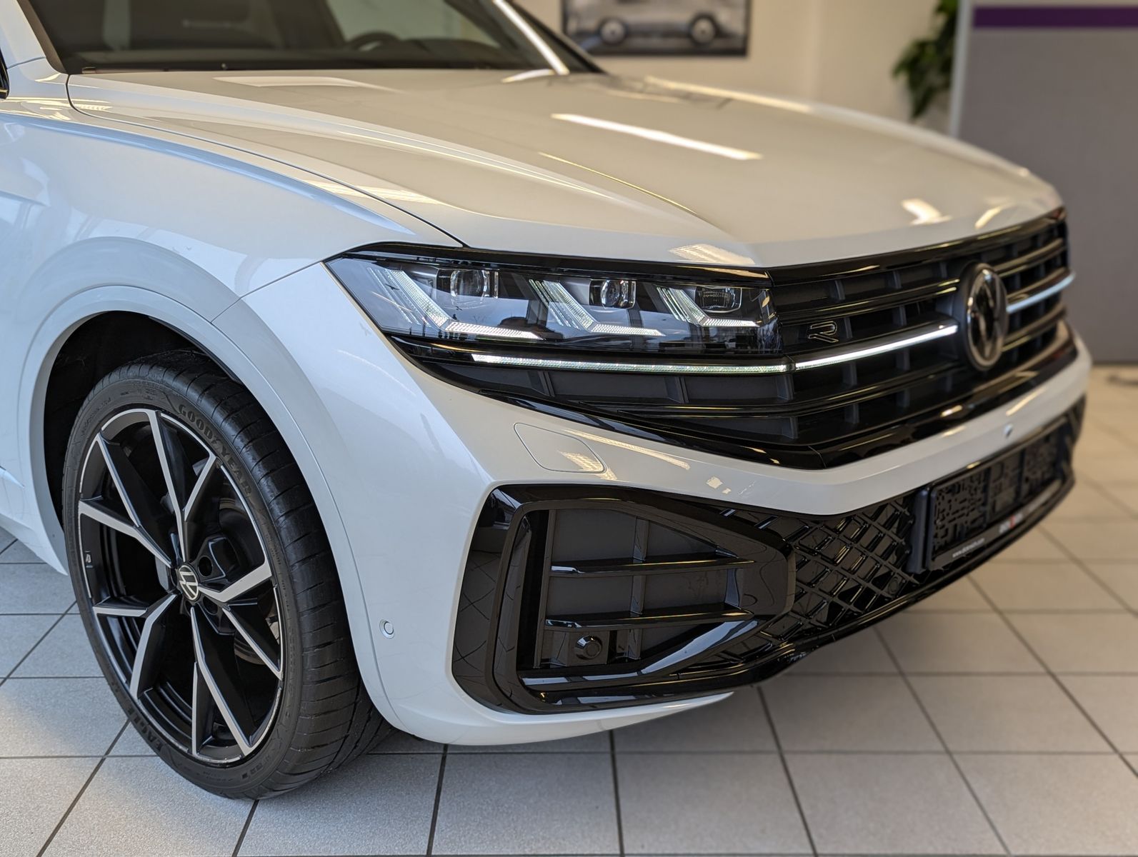 Volkswagen Touareg 3.0TDI 4M R-Line VOLL Black 22" UPE 114T