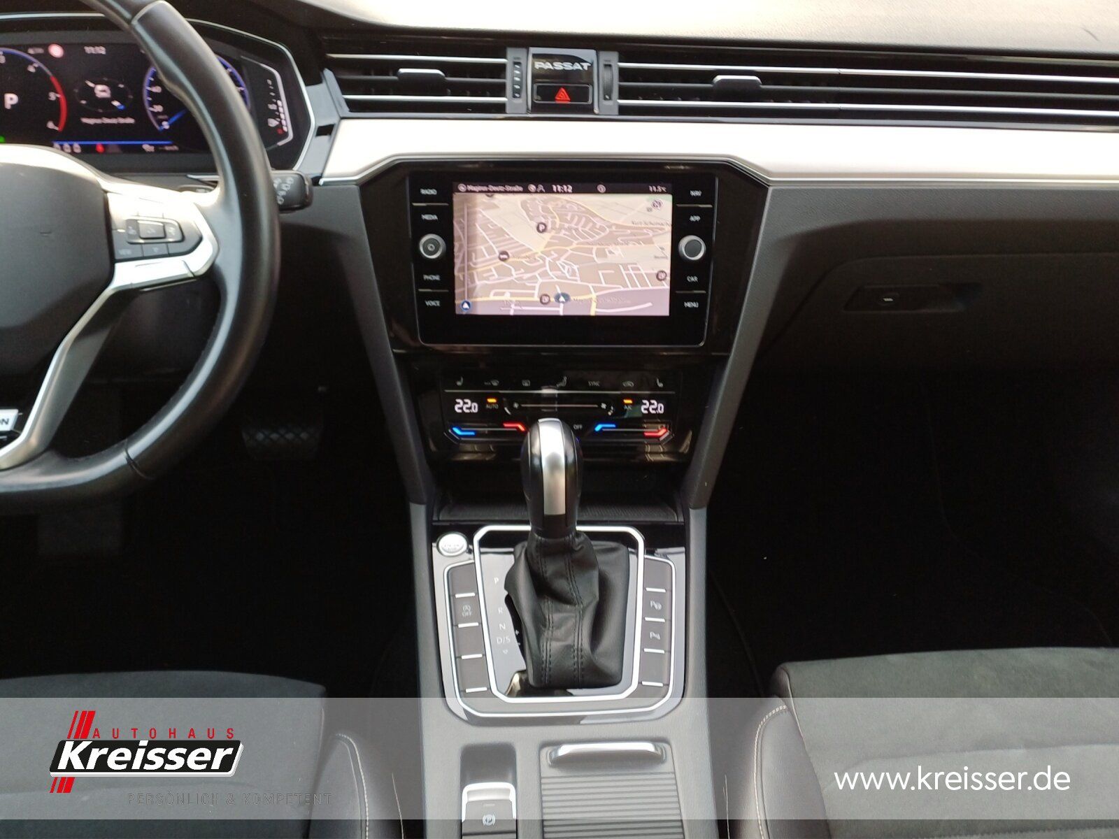 Volkswagen Passat Variant 2.0 TDI Elegance IQ.LIGHT/AHK/NAV