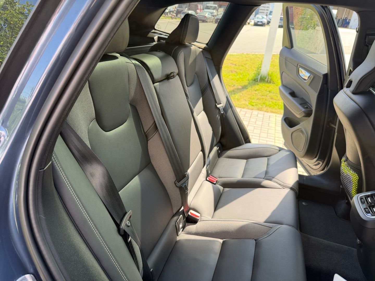 Volvo XC60 Ultimate Dark AWD B4 Diesel HUD StandHZG AH