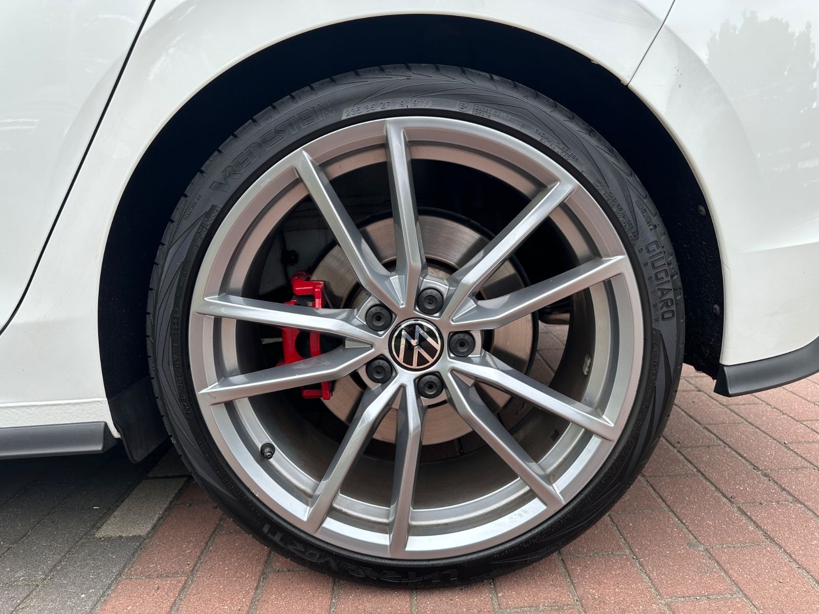 Volkswagen Golf VIII GTI - Samsaru's Car Outlet